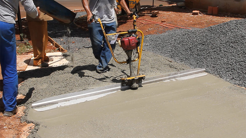 Vantagens do uso da régua vibratória na Engenharia